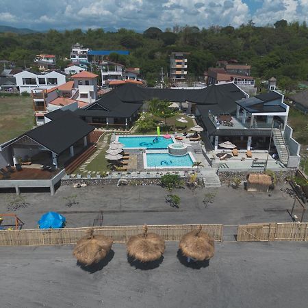 The Nordic House Hotel Bacnotan Exterior photo